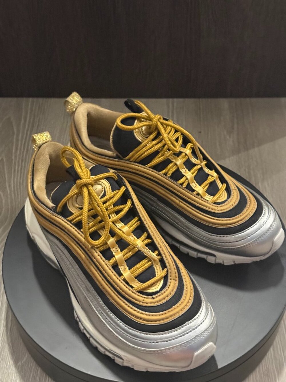Nike Air Max 97 - in Rare Metallic Gold/Silver